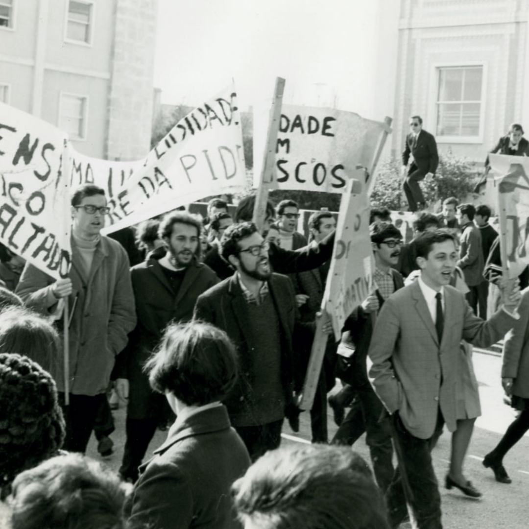 Os estudantes estão na rua, não fiques na tua