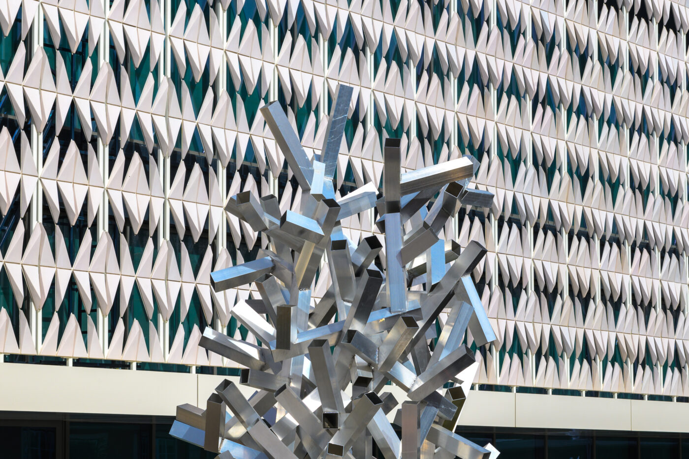 Edifício dedicado às exposições temporárias do museu, com fachada da autoria de Maria Ana Vasco Costa